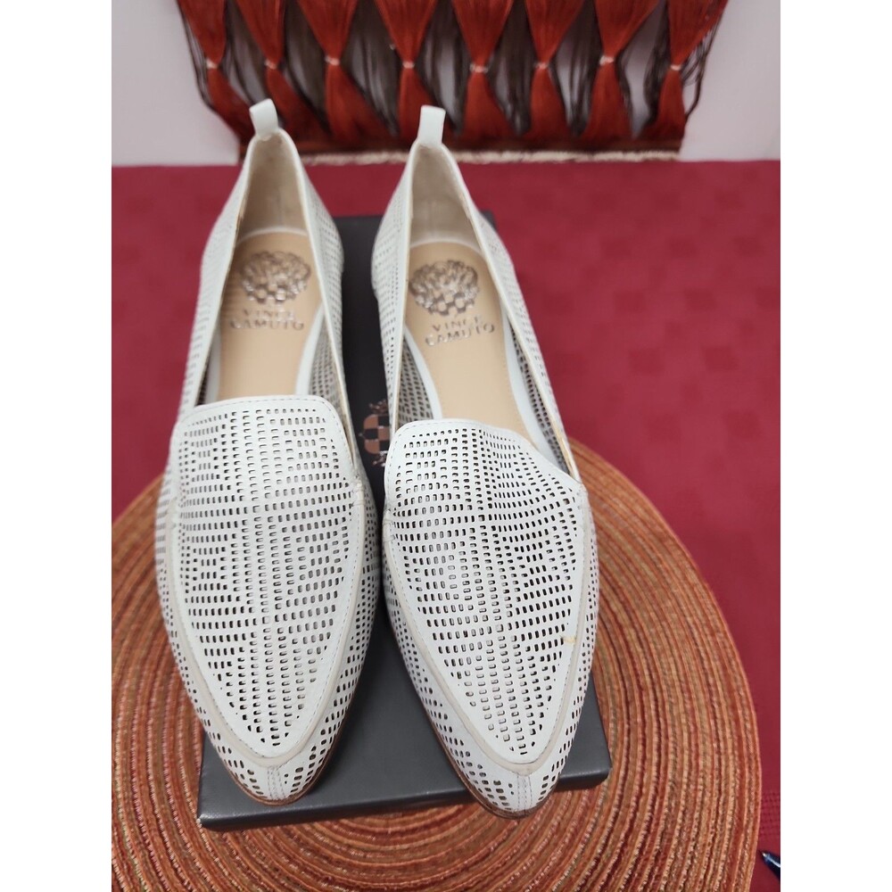 Vince Camuto Kade Cutout White Loafer Laser Cut Leather Size 8M New In Box